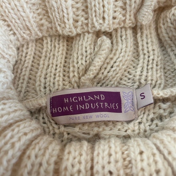 Highland home industries 100 percent wool cable knit turtleneck in GUC - Picture 3 of 13